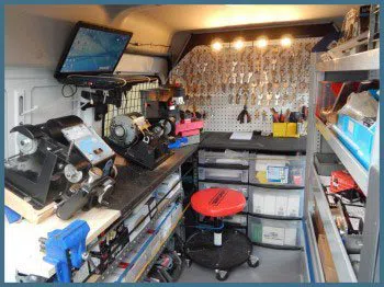 Safe Key Shop Chicago Ridge, IL 708-297-9147 - 2-mobile-locksmith